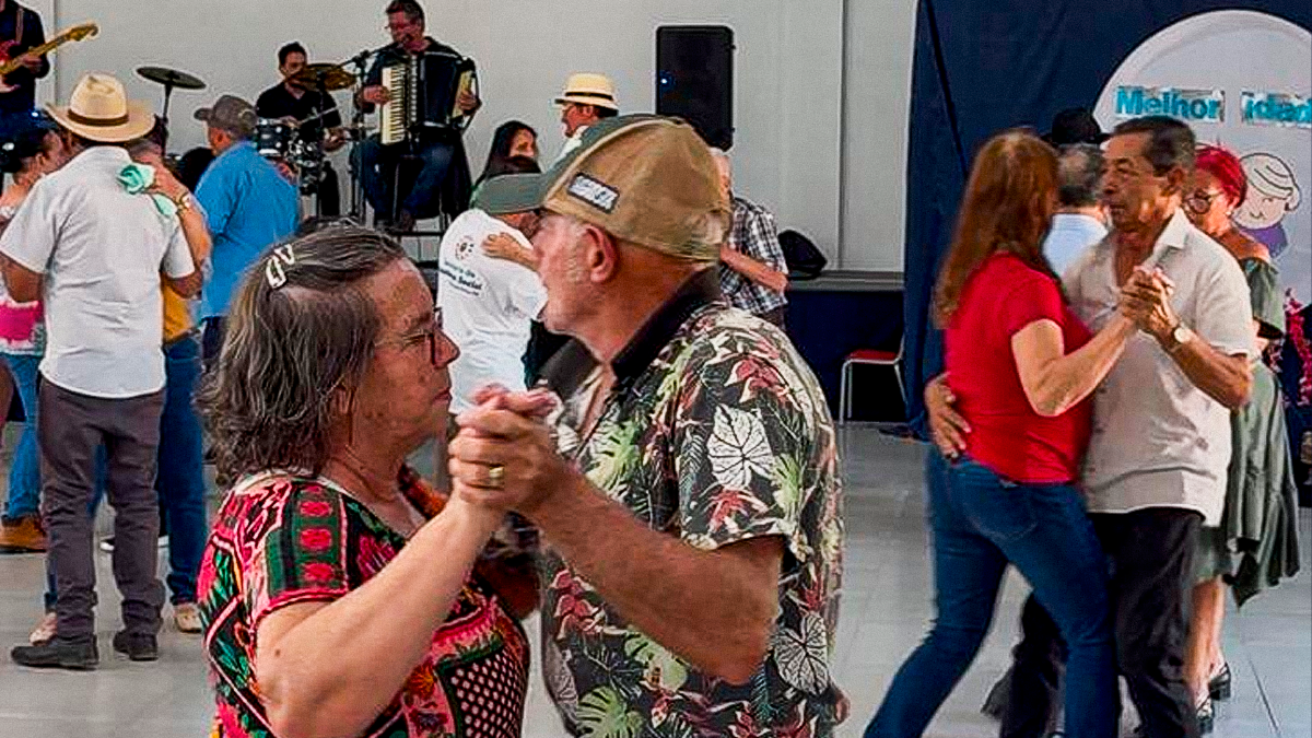 Celebração da chegada da primavera: Baile da Melhor Idade reúne idosos em tarde de alegria e dança em Cândido de Abreu