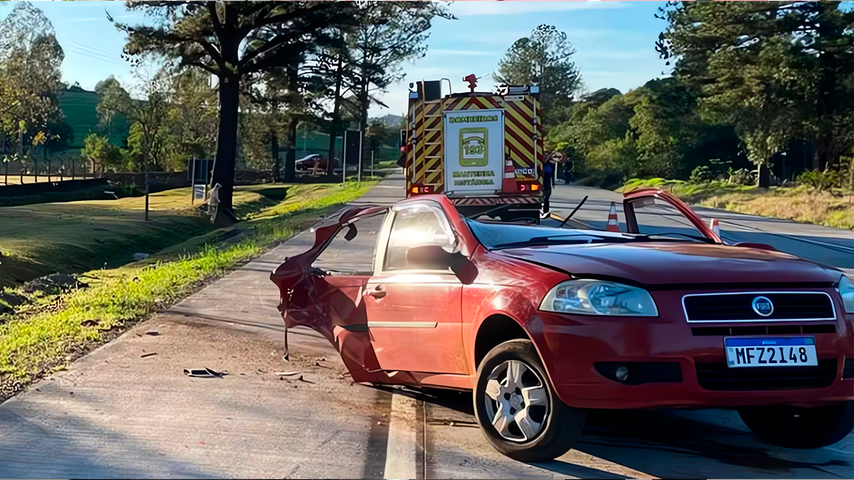 Carro parte ao meio e motorista morre em acidente na PR-280