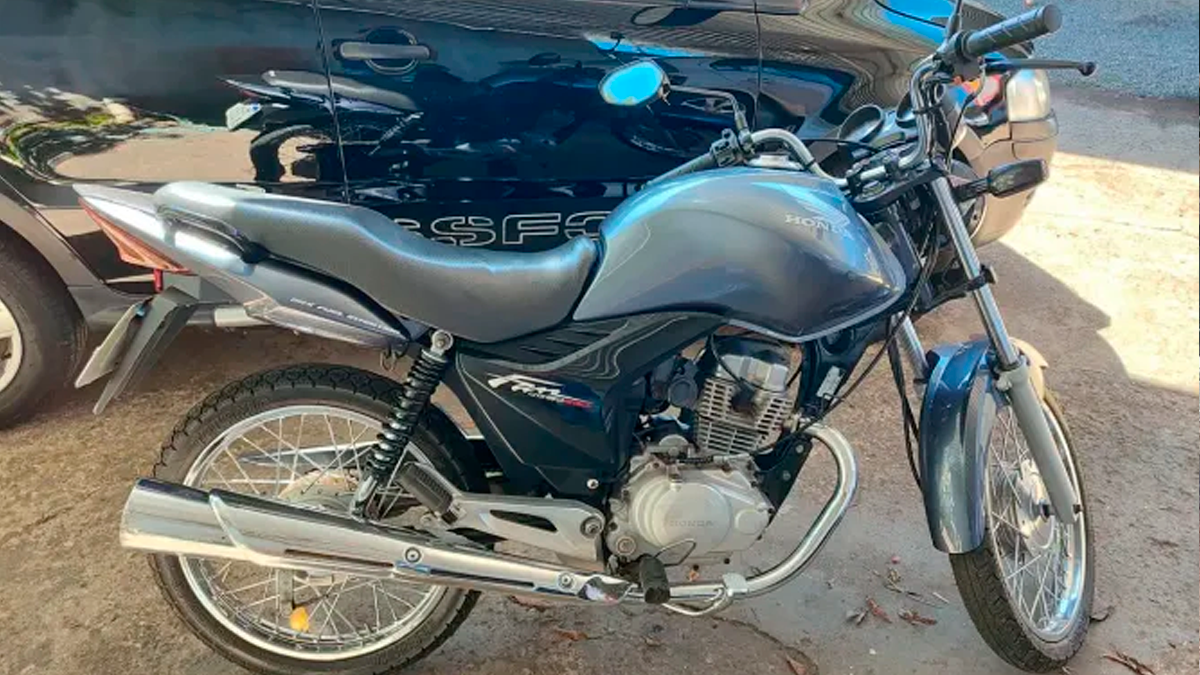 Manobras perigosas e sem CNH: motociclista tem veículo apreendido em Jardim Alegre