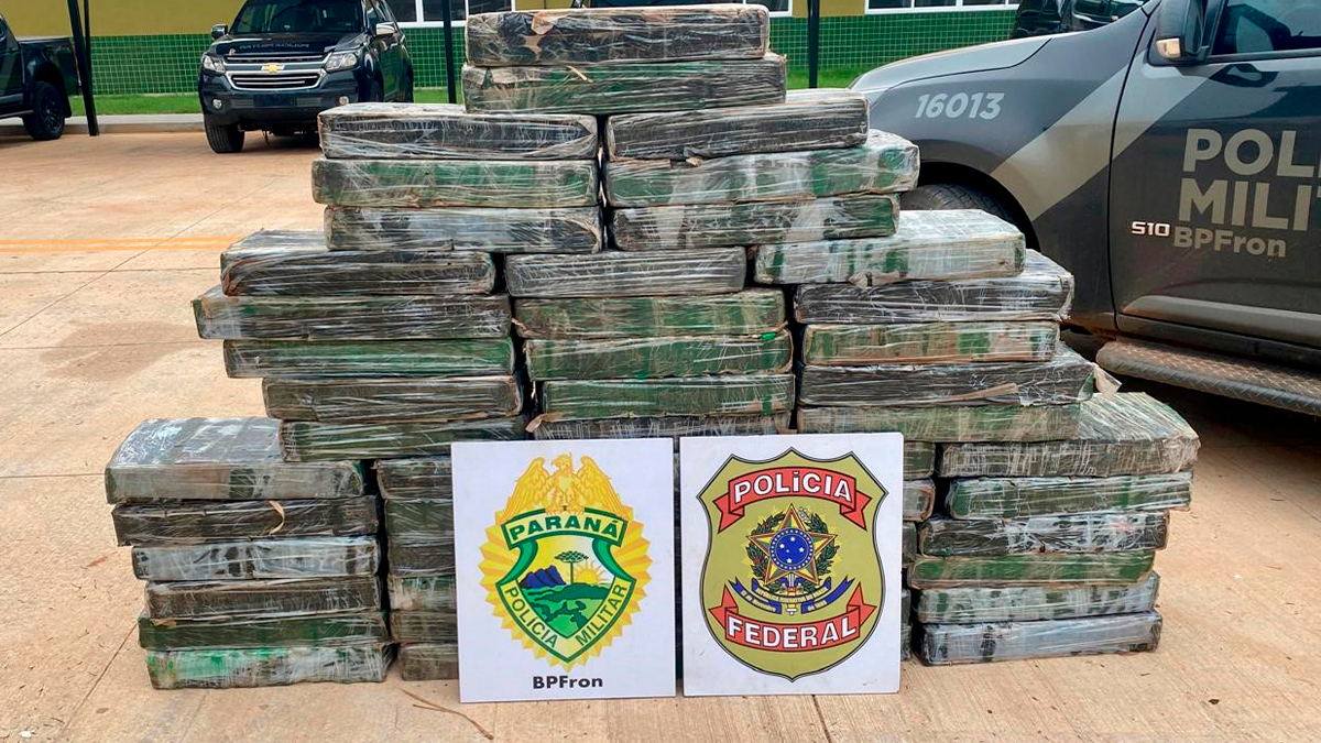 PRF apreende quase 200 kg de maconha após perseguição na BR-376