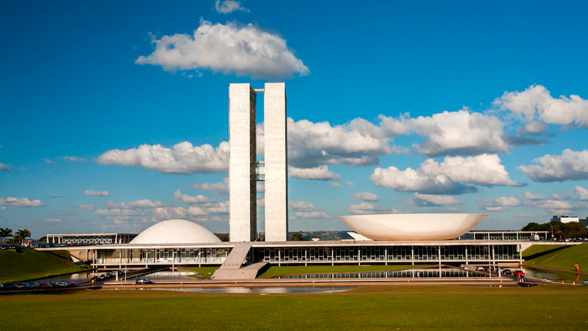 Comissão de Orçamento aprova aumento e Fundo Eleitoral pode chegar a R$ 4,9 bilhões em 2026