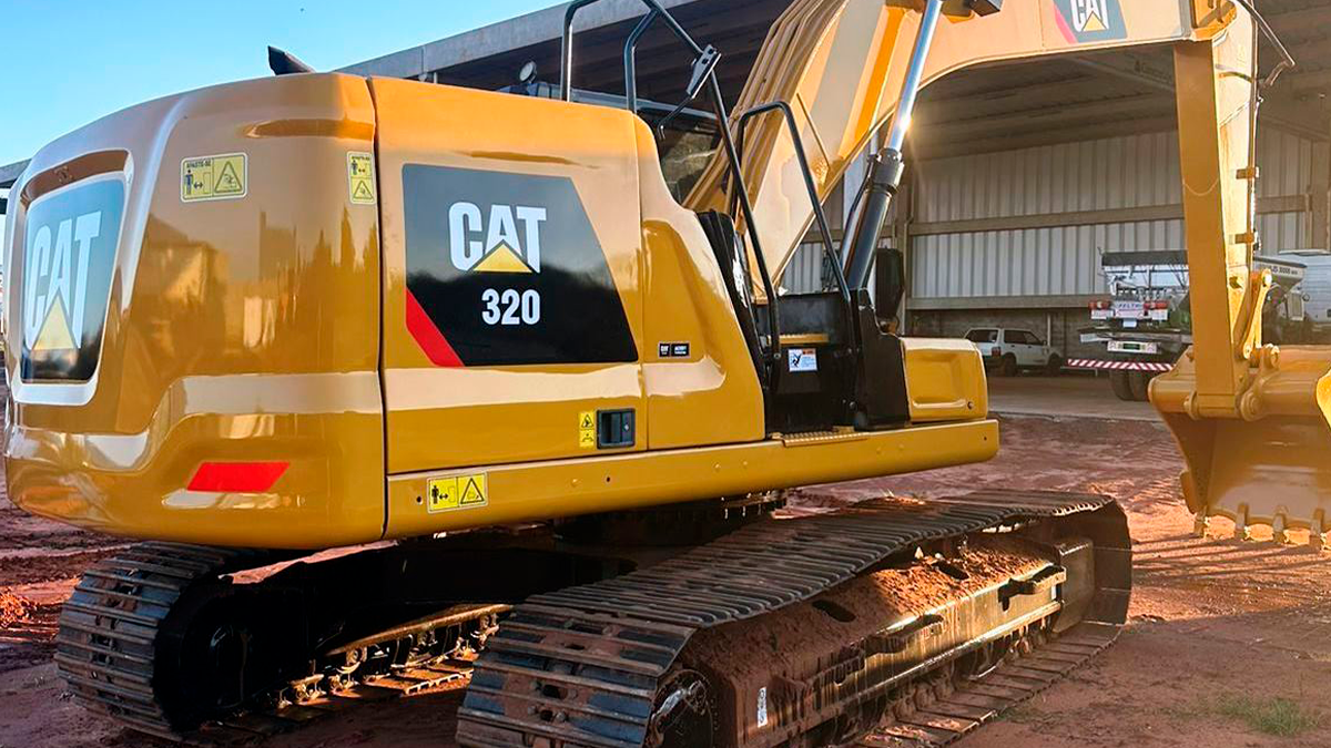 Trabalhador é salvo após ser soterrado durante obra em Curitiba