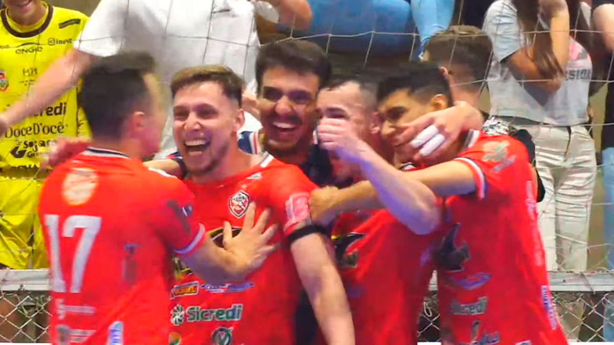 Histórico! Com gol de Hulk a 8 segundos do fim, Manoel Ribas vence Chopinzinho e está na final da Copa União