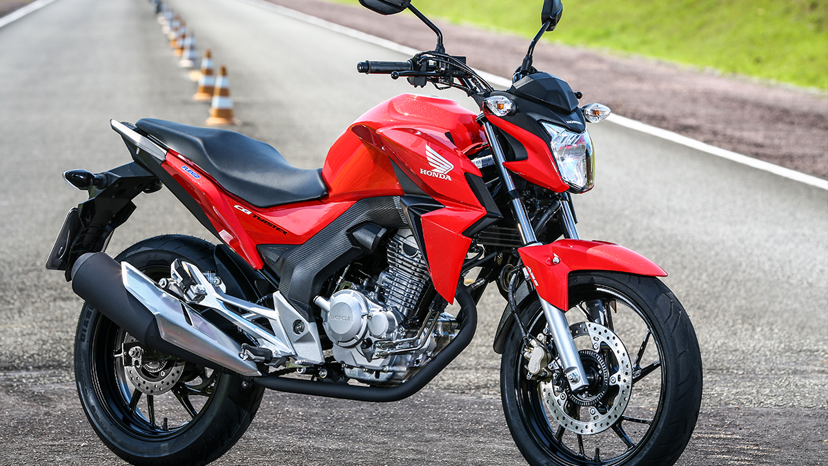 Motociclista fica gravemente ferido após colisão com caminhão na PR-466, em Cruzmaltina