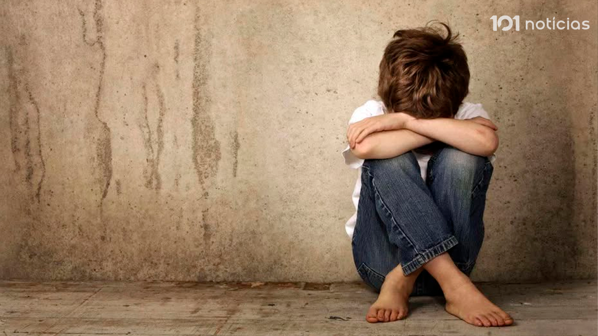 Mãe é presa suspeita de torturar o próprio filho por ele não saber escrever