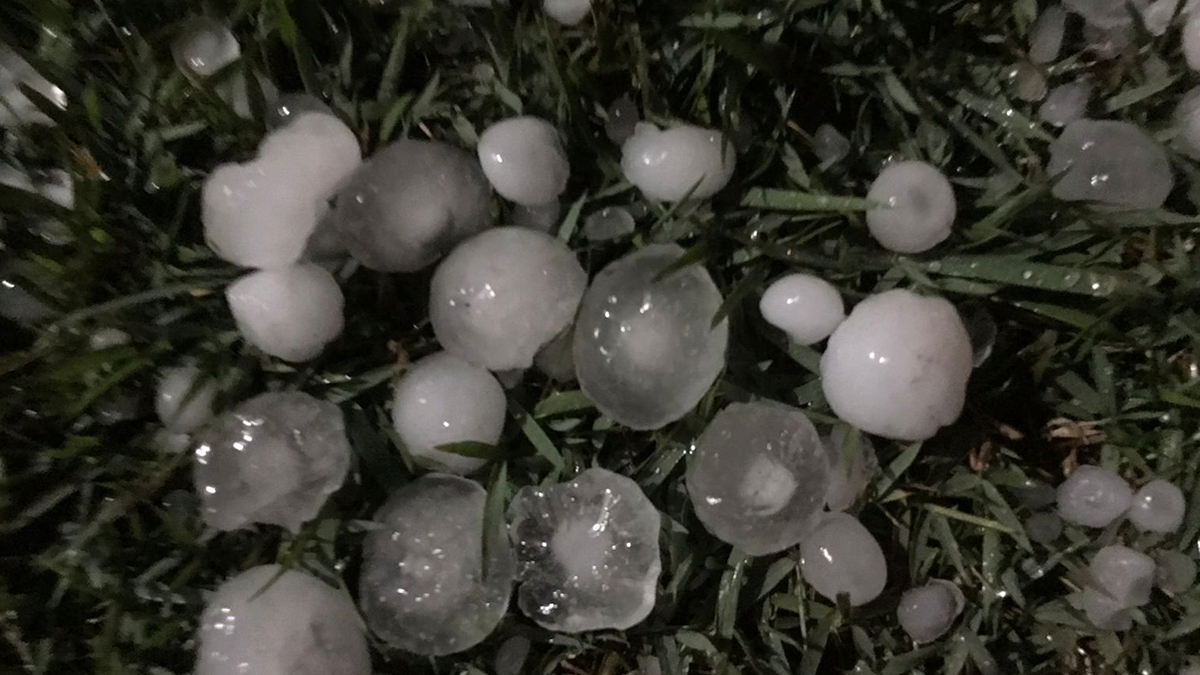 Temporais com granizo assustam moradores no Paraná