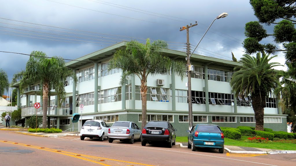 Prefeitura de Castro lança concurso público com 94 vagas e salários de até R$ 7,4 mil