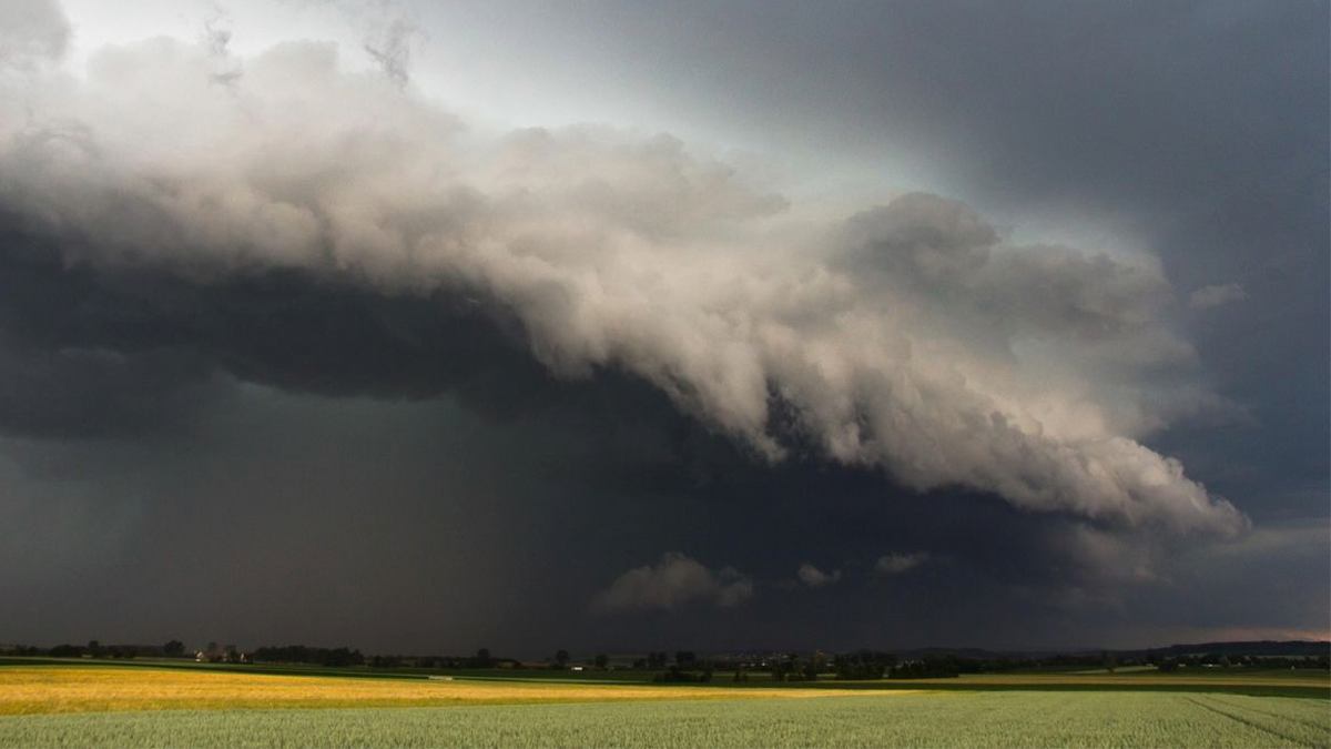 Tornado destrói cerca de 90% de Rio Bonito do Iguaçu e deixa ao menos cinco mortos