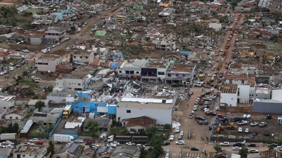 Governo do Paraná prepara reconstrução de casas, escolas e sede da APAE em Rio Bonito do Iguaçu