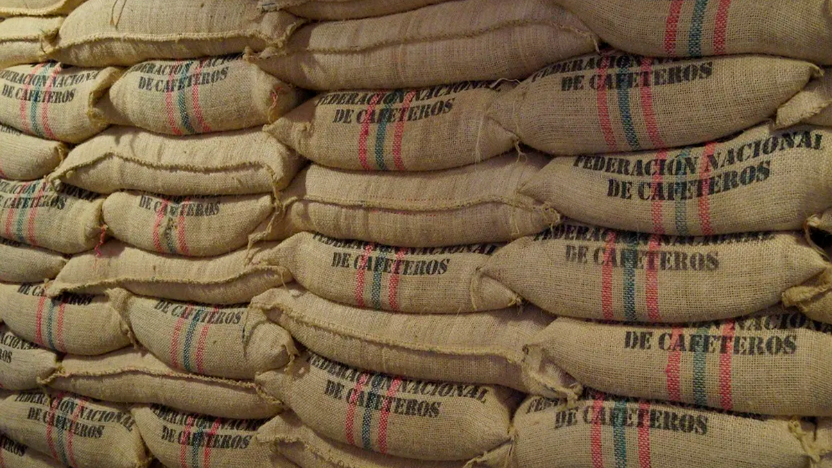 Homem furta 10 sacas de café e tenta vender produto em cafeeira de Cambira