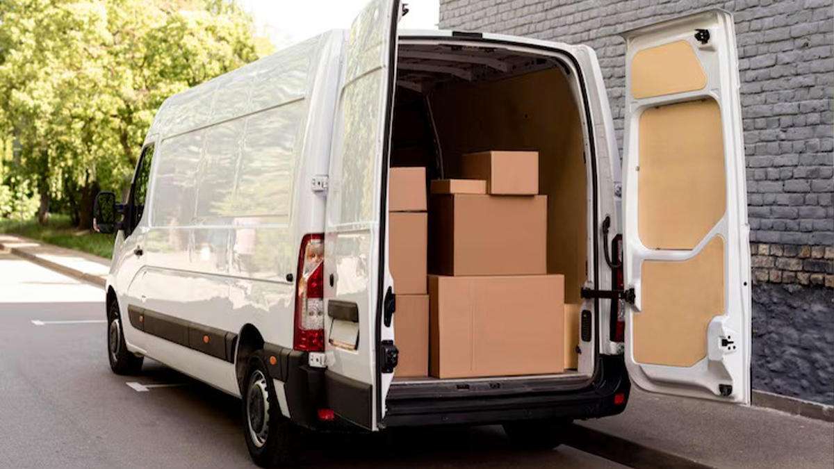 Van de entregas é arrombada e encomendas são furtadas em Jandaia do Sul