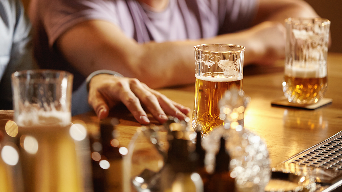 Dona de bar é ameaçada após recusar venda de bebida a cliente endividado