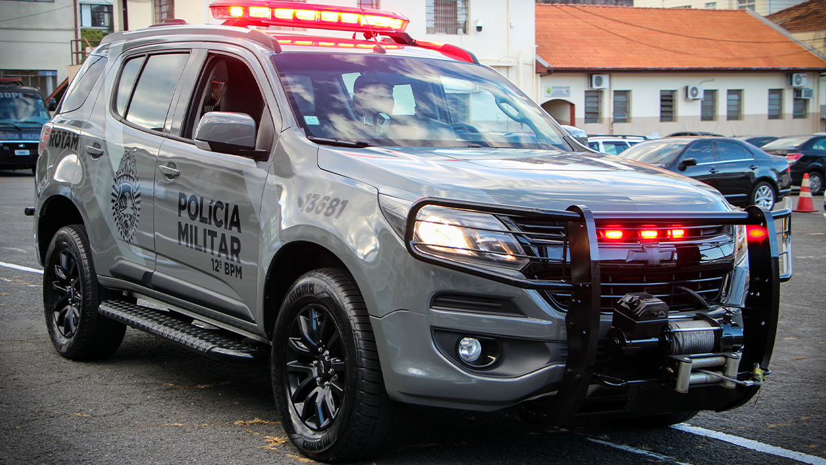 Equipe da Rotam prende casal e apreende maconha e "dry" no centro de Ivaiporã
