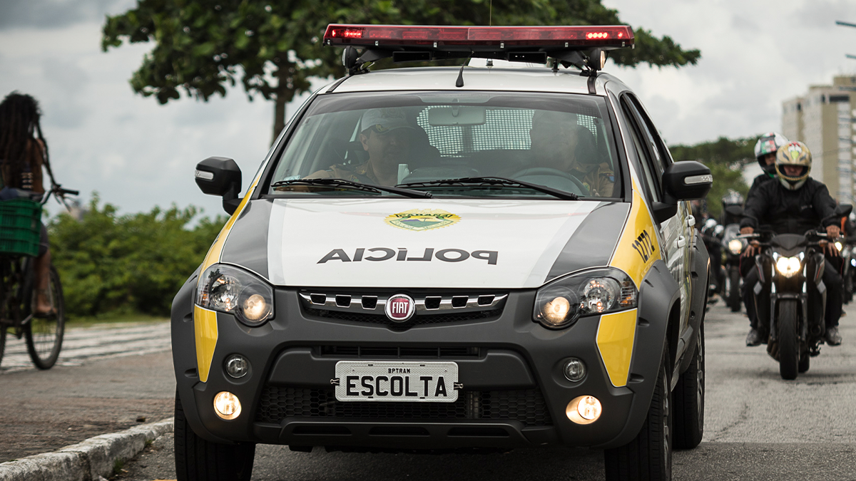 Coletor de recicláveis se sente injuriado por morador durante coleta e aciona PM
