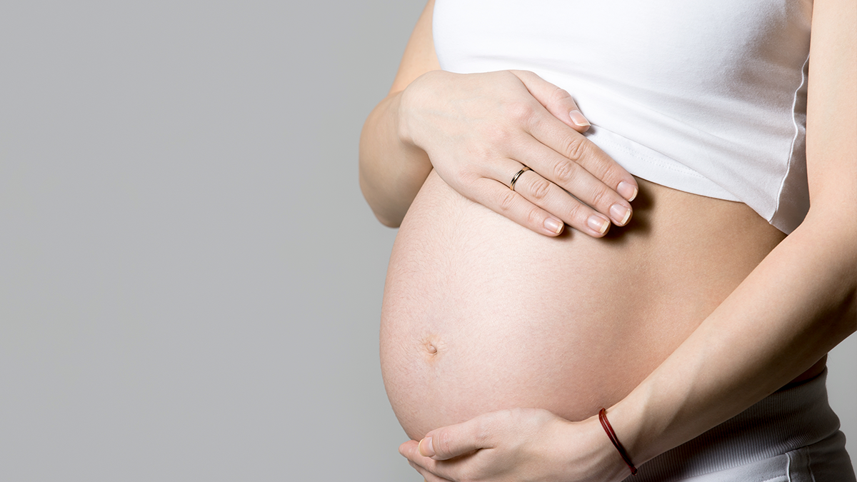 Gestante é agredida e trancada para fora de casa pelo companheiro em Califórnia