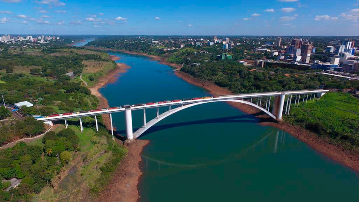 Receita Federal registra trânsito intenso na Ponte da Amizade às vésperas do feriado de Tiradentes