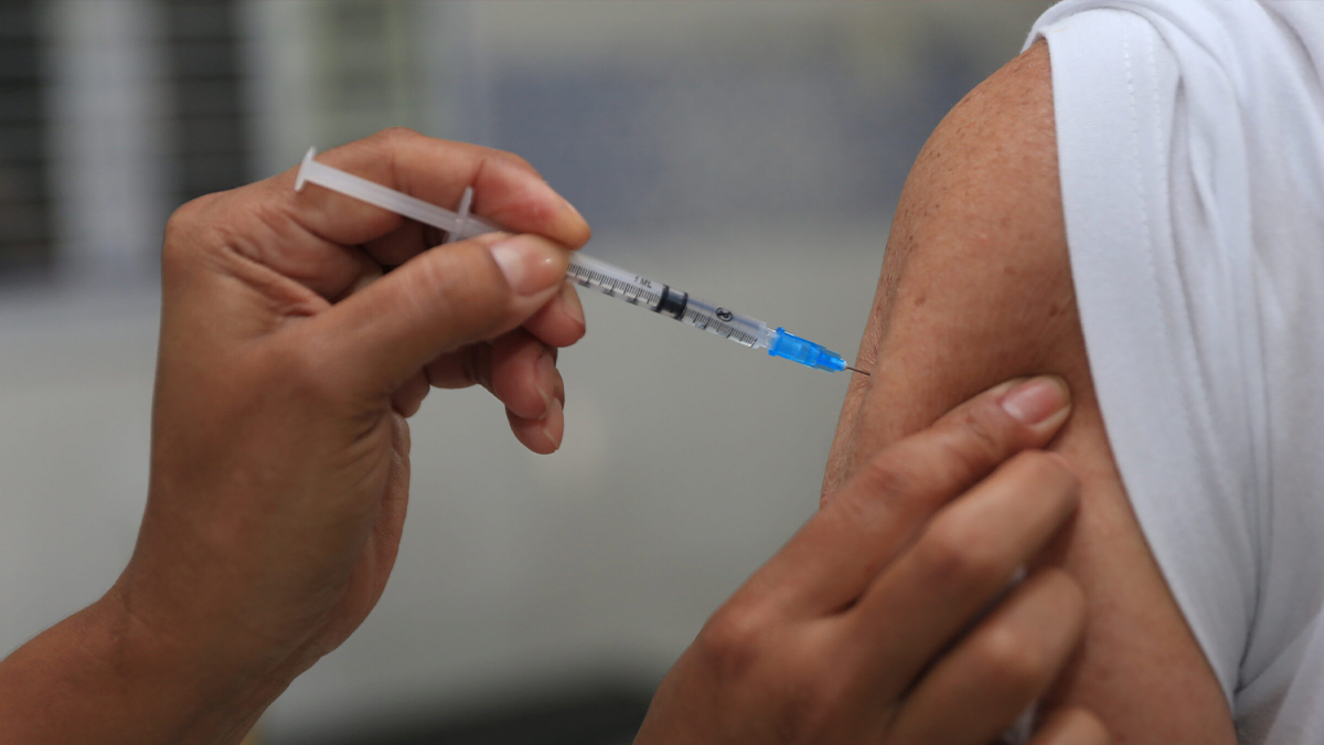 Paraná reforça convocação para vacinação contra a gripe em todo o estado