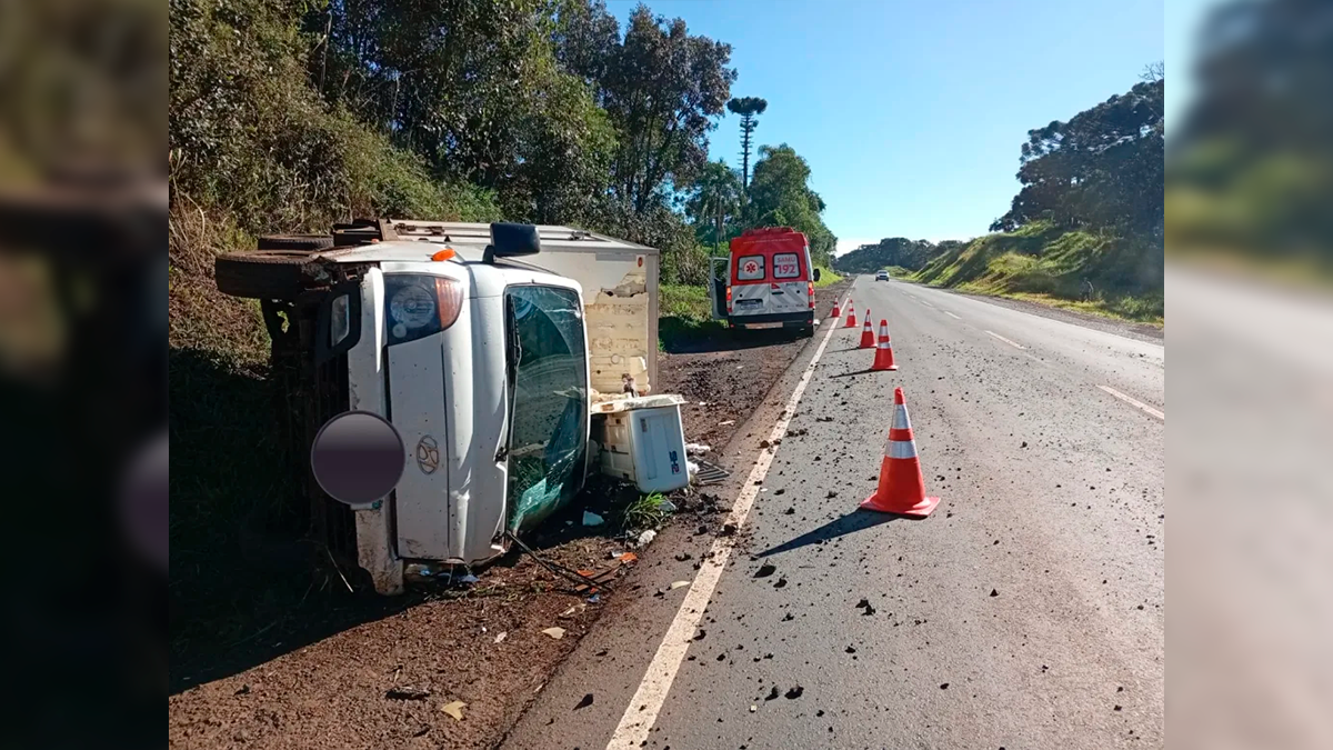 Motorista de São João do Ivaí fica ferido em tombamento na PRC-466 em Pitanga