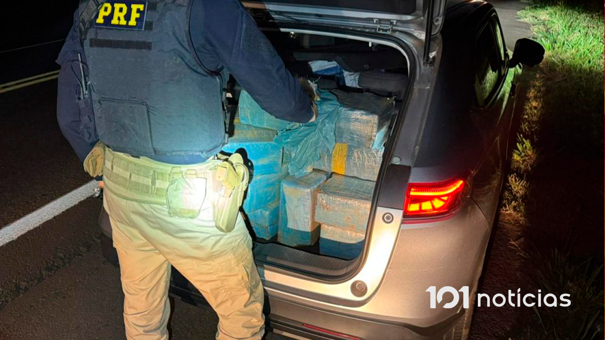 PRF apreende mais de 400 kg de maconha após perseguição na PR-323