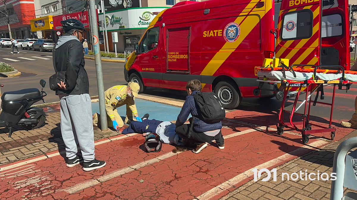 Estudante fica ferida após perder o controle e cair de patinete elétrico no Centro