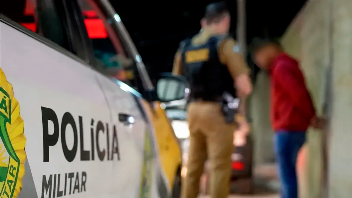 Polícia Militar prende suspeito de tráfico e apreende porções de maconha em Faxinal