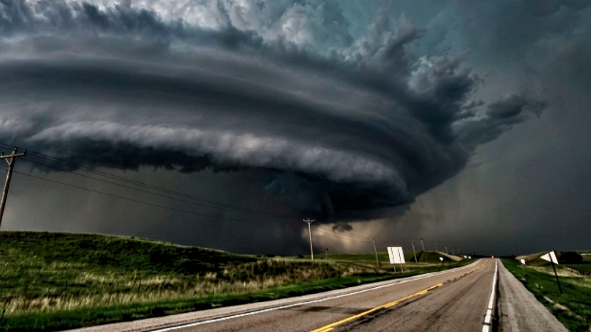 Ciclone extratropical avança pelo Sul do Brasil e coloca Paraná em alerta para temporais