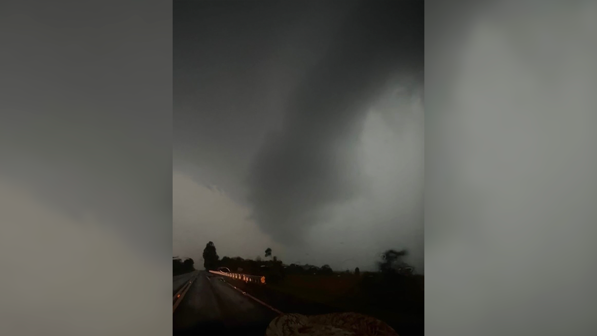 Registro de possível tornado chama atenção de moradores em Manoel Ribas