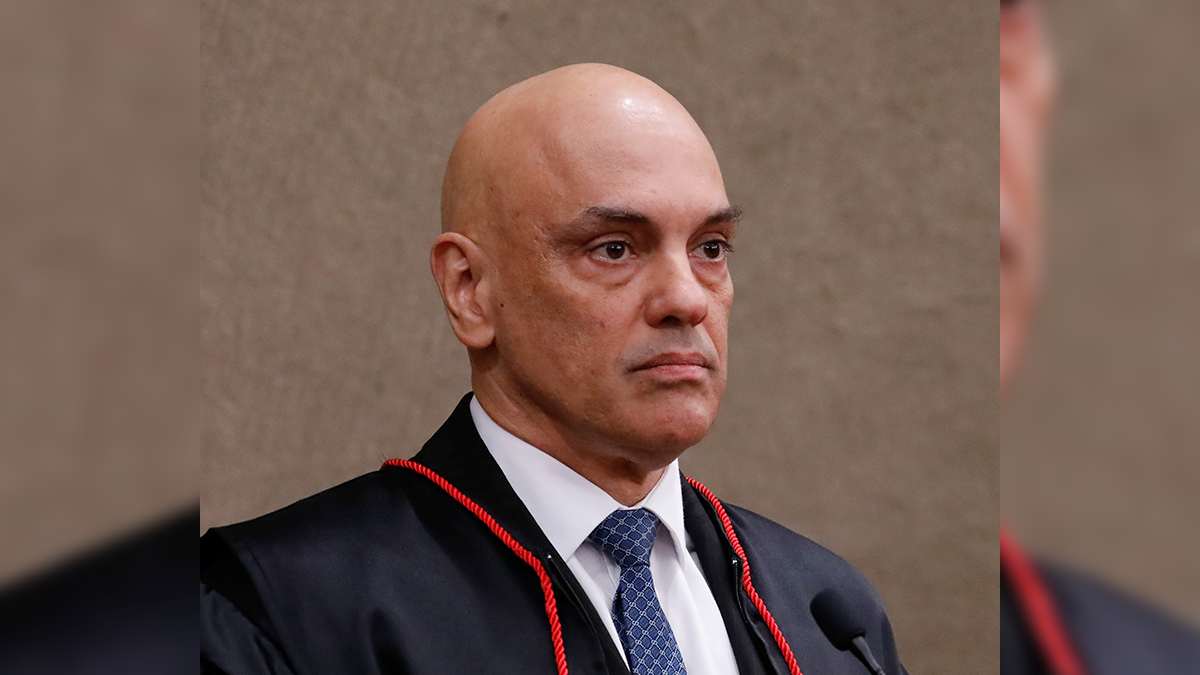Alexandre de Moraes se declara impedido de votar habeas corpus de Jair Bolsonaro no STF