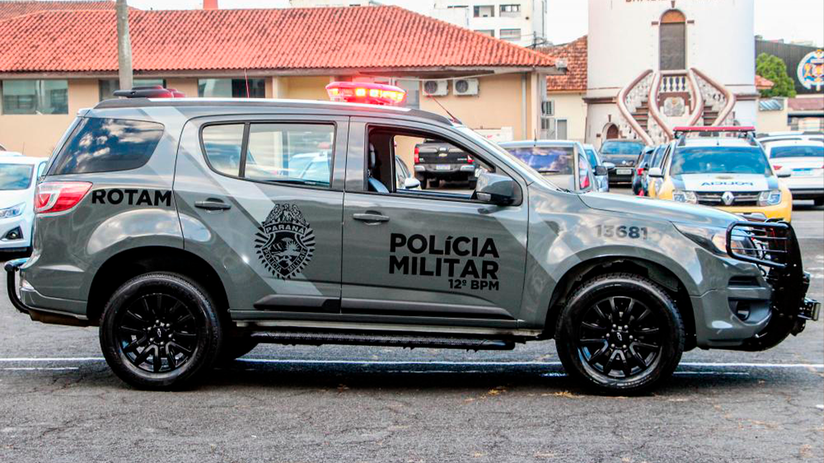 Rotam prende dois homens e apreende maconha após fuga no Centro de São João do Ivaí