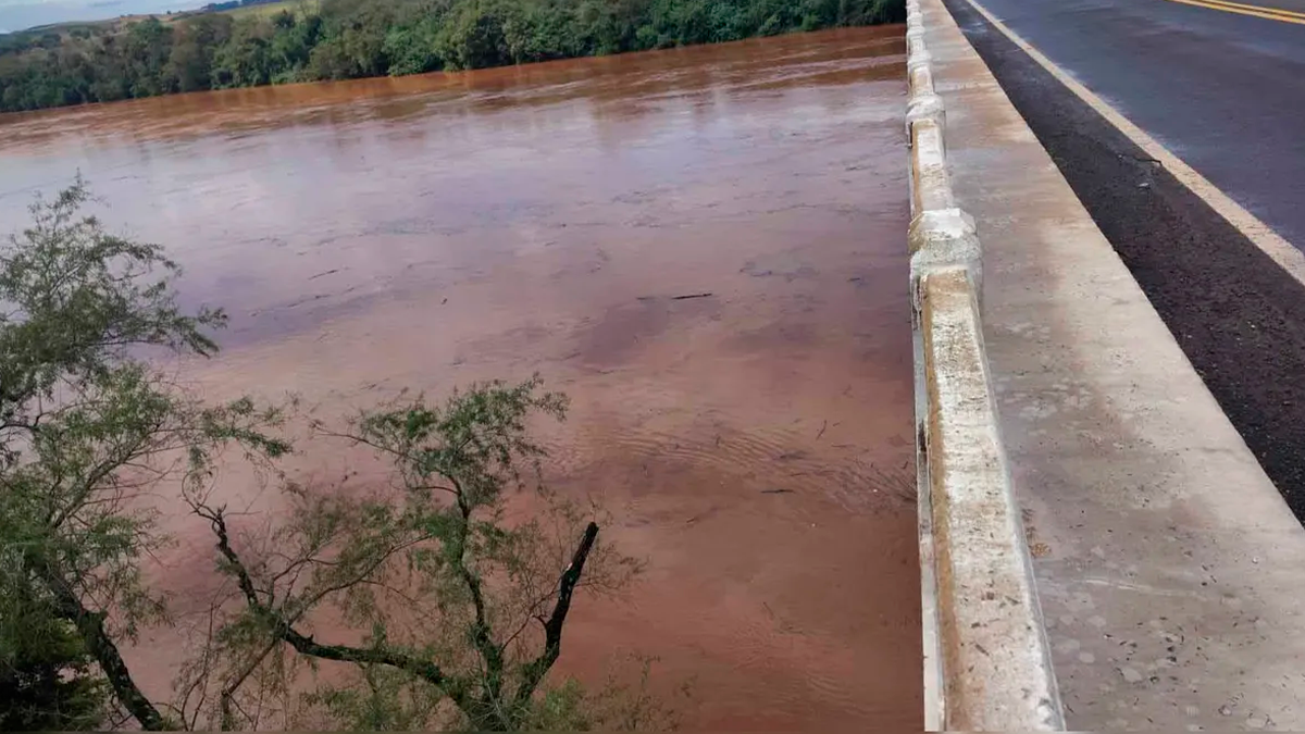 Rio Ivaí sobe quase 5 metros em 24 horas na região do Porto Ubá