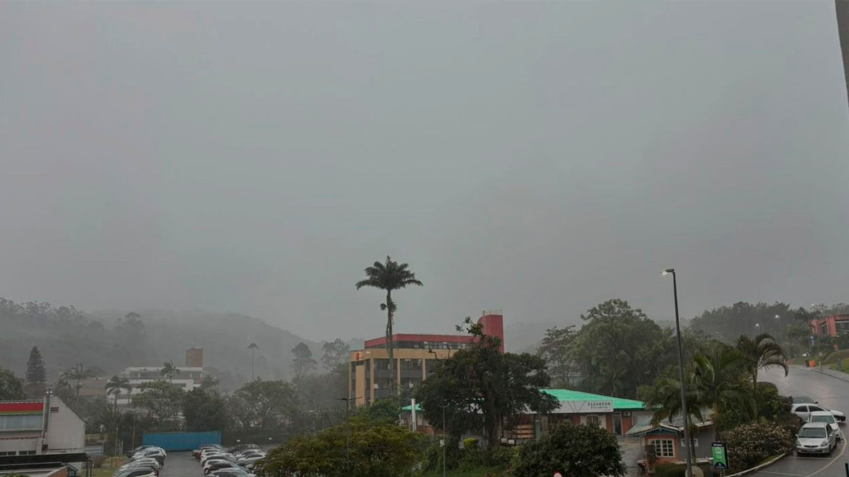 Paraná tem apenas três cidades fora do alerta vermelho de tempestade
