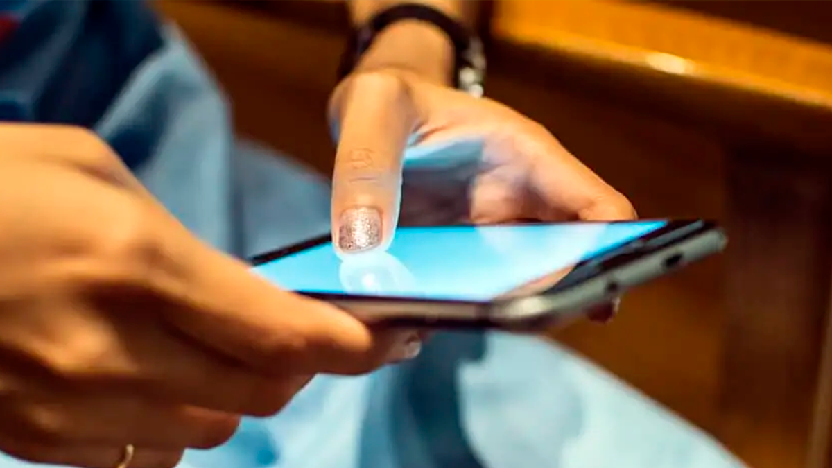 Mulher retém celular de devedora para cobrar dívida de R$ 2,5 mil e PM é acionada em Lunardelli