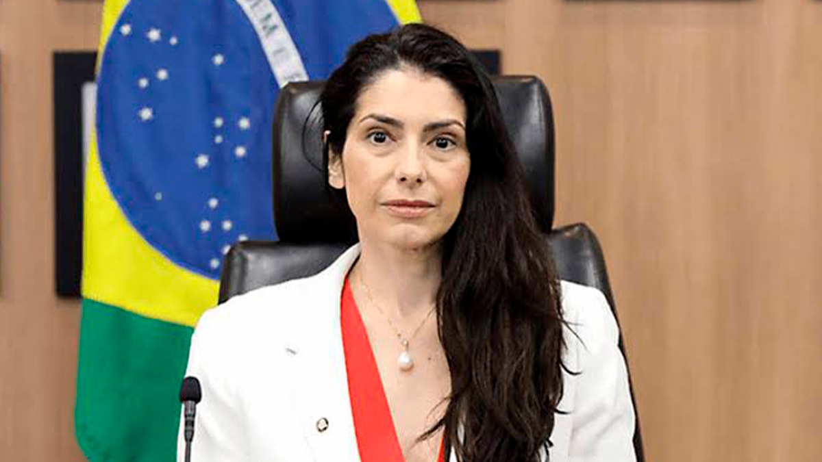 Ministra do TSE proíbe TV Globo de exibir cadeira vazia e direcionar perguntas a Lula em debate