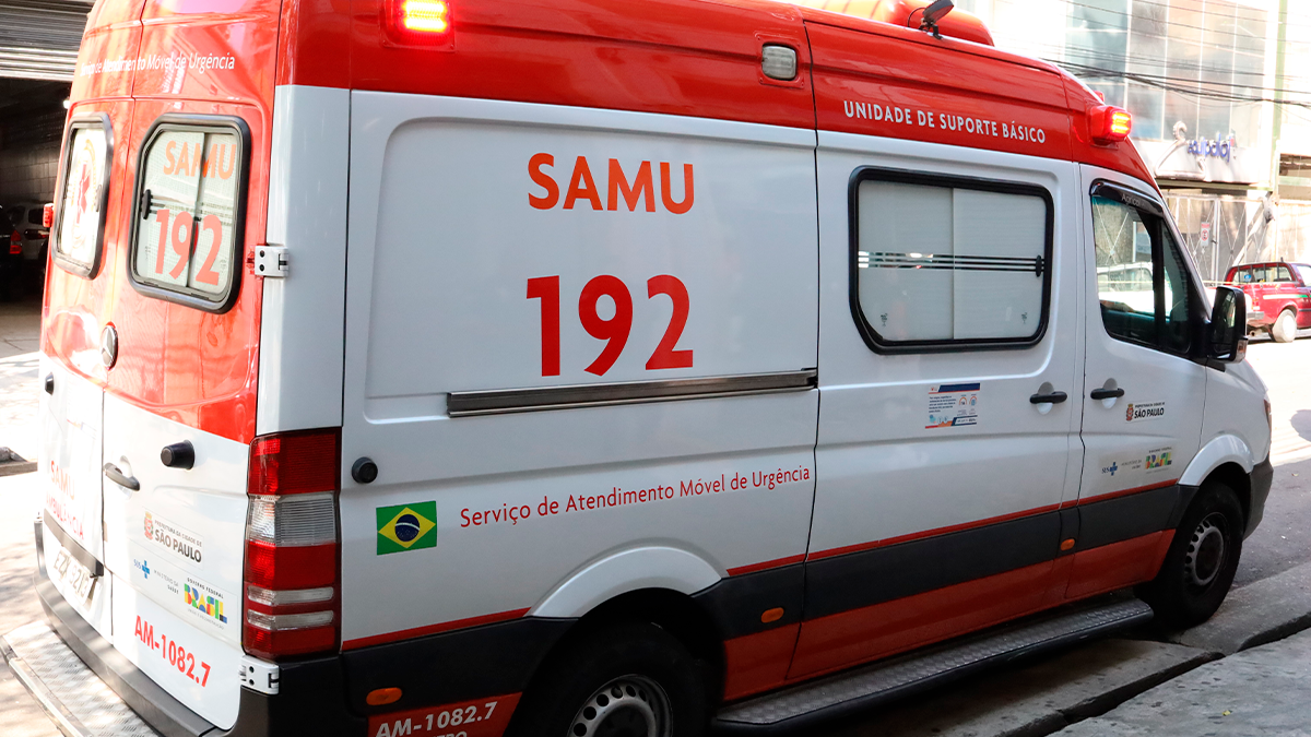 Homem recebe atendimento do SAMU após desentendimento familiar em São João do Ivaí