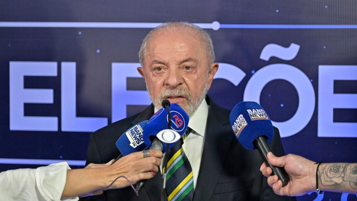 Lula condiciona quebra dos próprios sigilos à abertura dos dados de Flávio Bolsonaro em petição enviada ao TSE